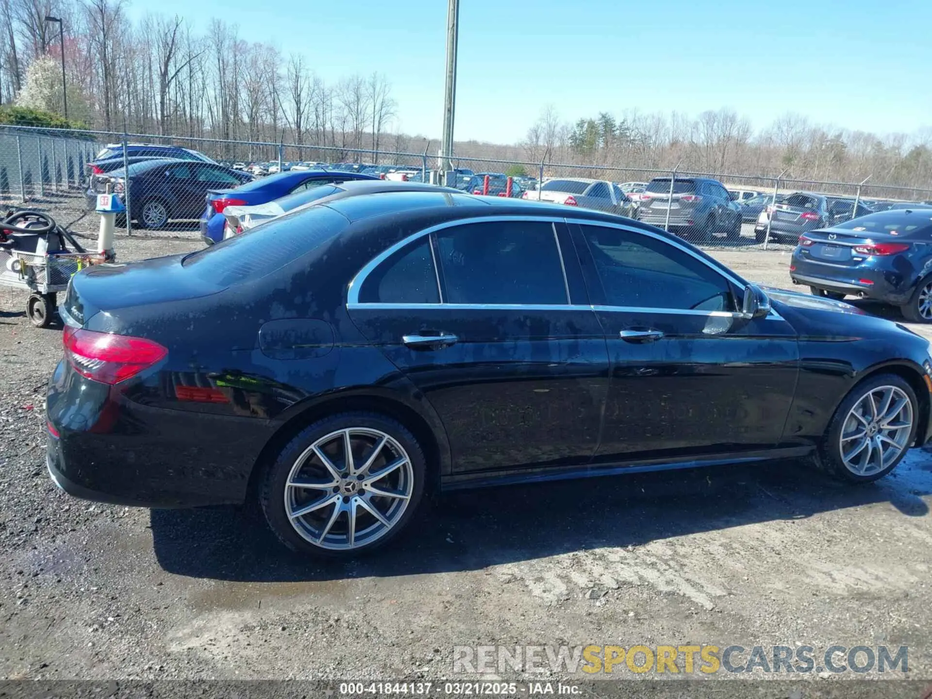 14 Photograph of a damaged car W1KZF5KB1MA939679 MERCEDES-BENZ E 450 2021