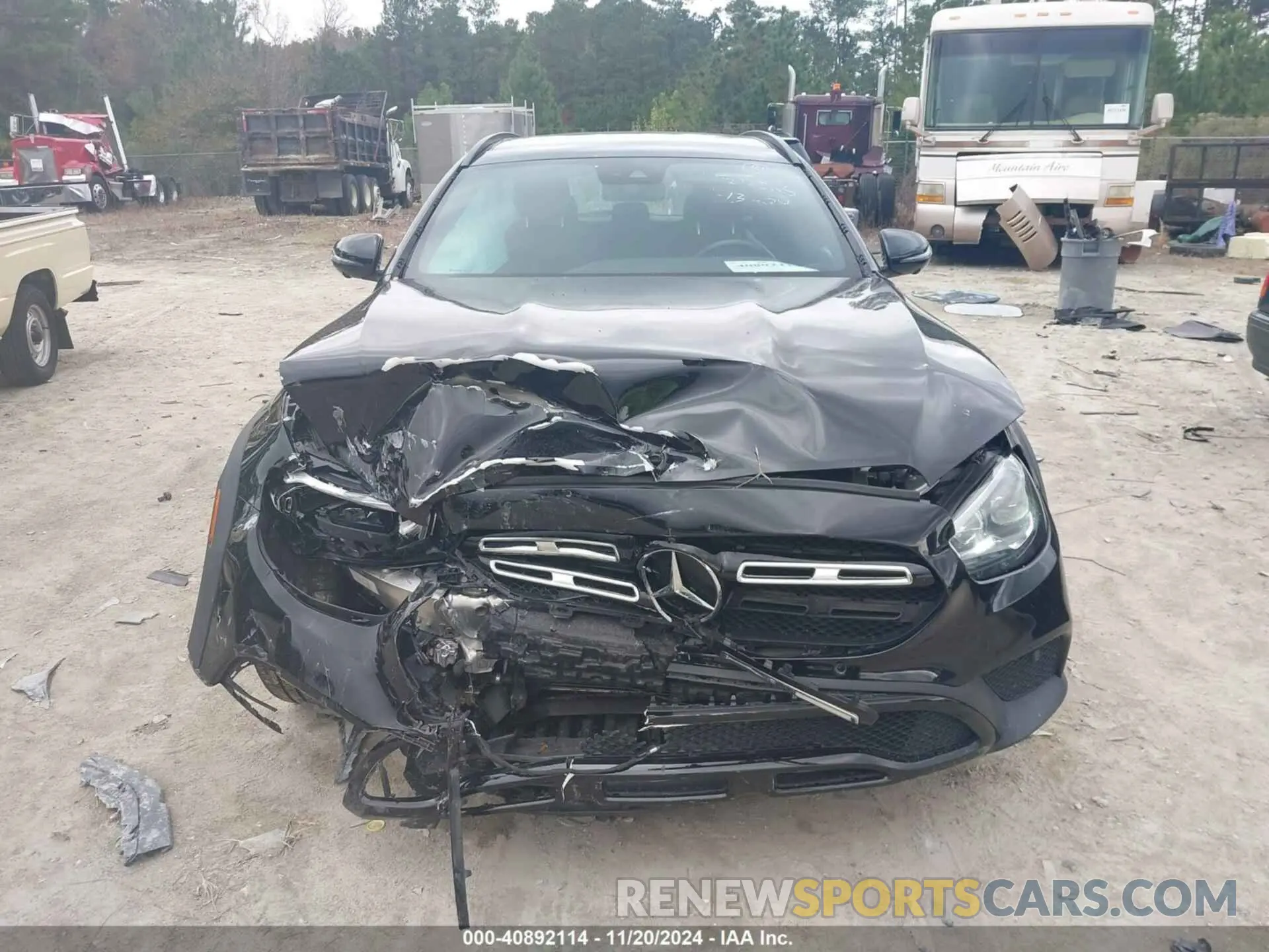 12 Photograph of a damaged car W1KZH6AB9MA965187 MERCEDES-BENZ E 450 2021
