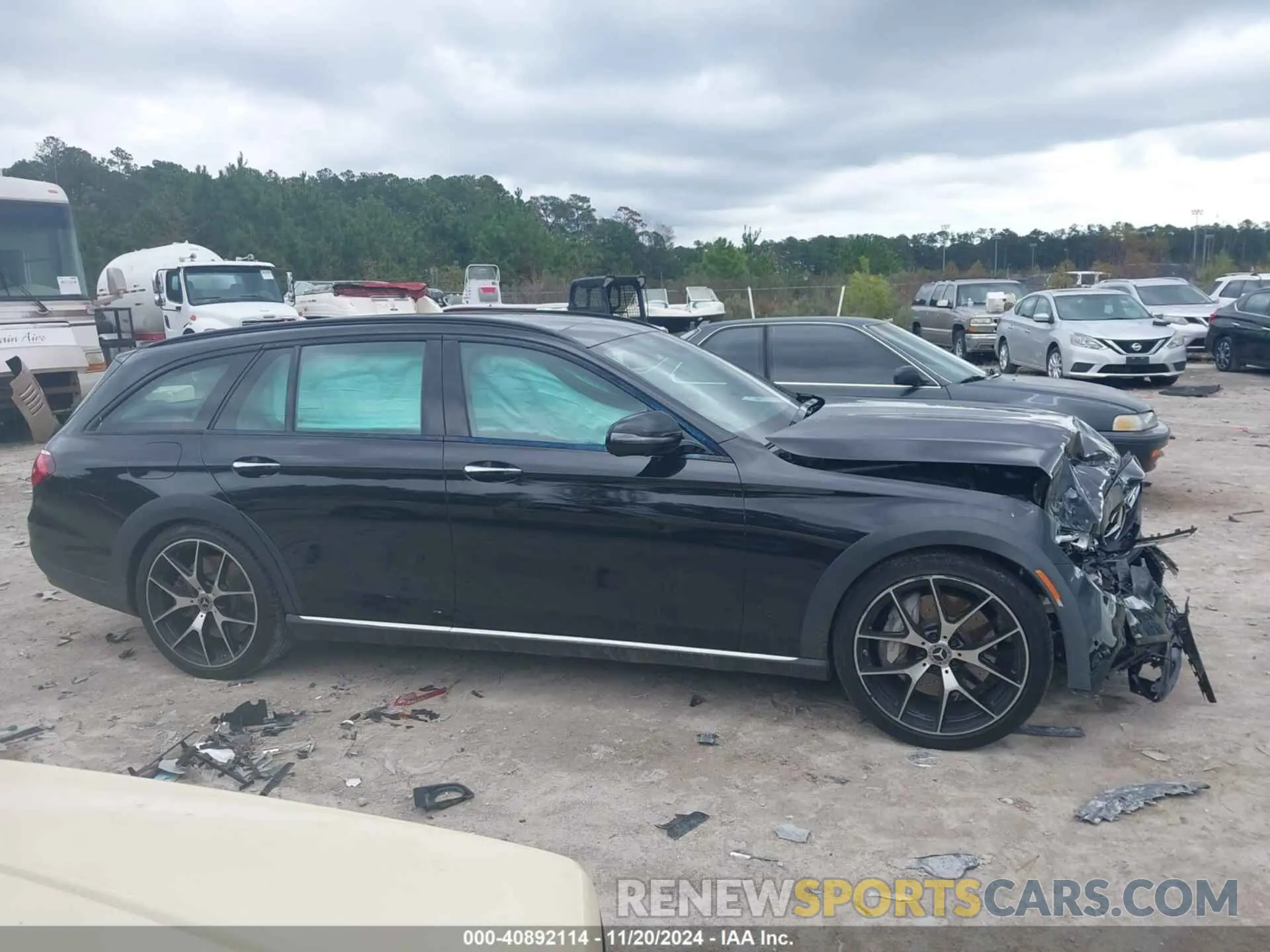 13 Photograph of a damaged car W1KZH6AB9MA965187 MERCEDES-BENZ E 450 2021