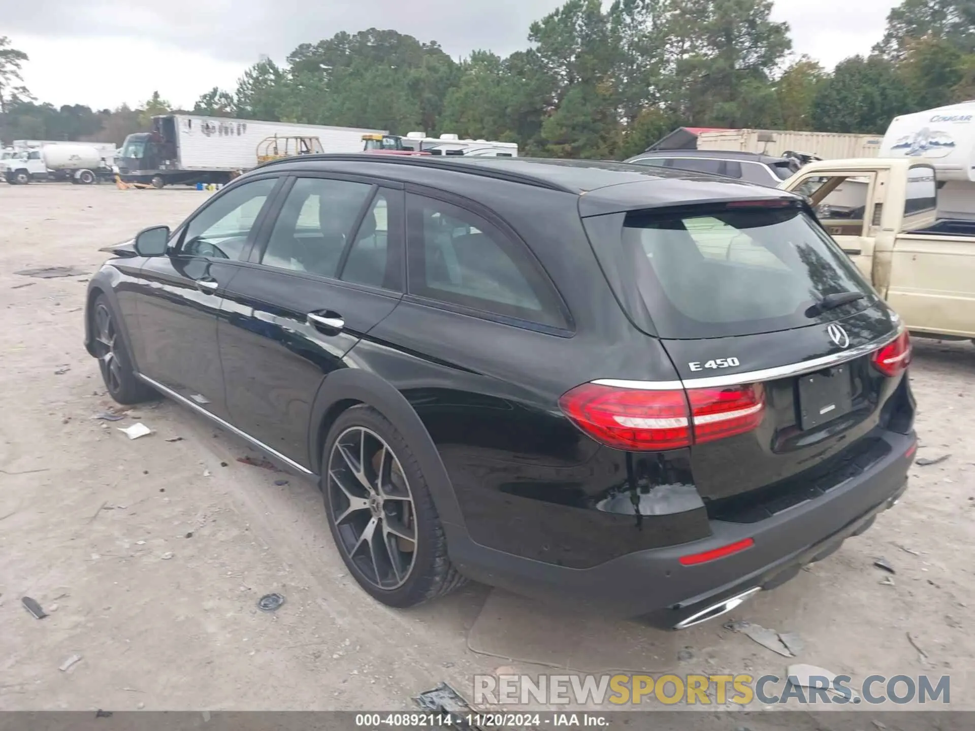 3 Photograph of a damaged car W1KZH6AB9MA965187 MERCEDES-BENZ E 450 2021