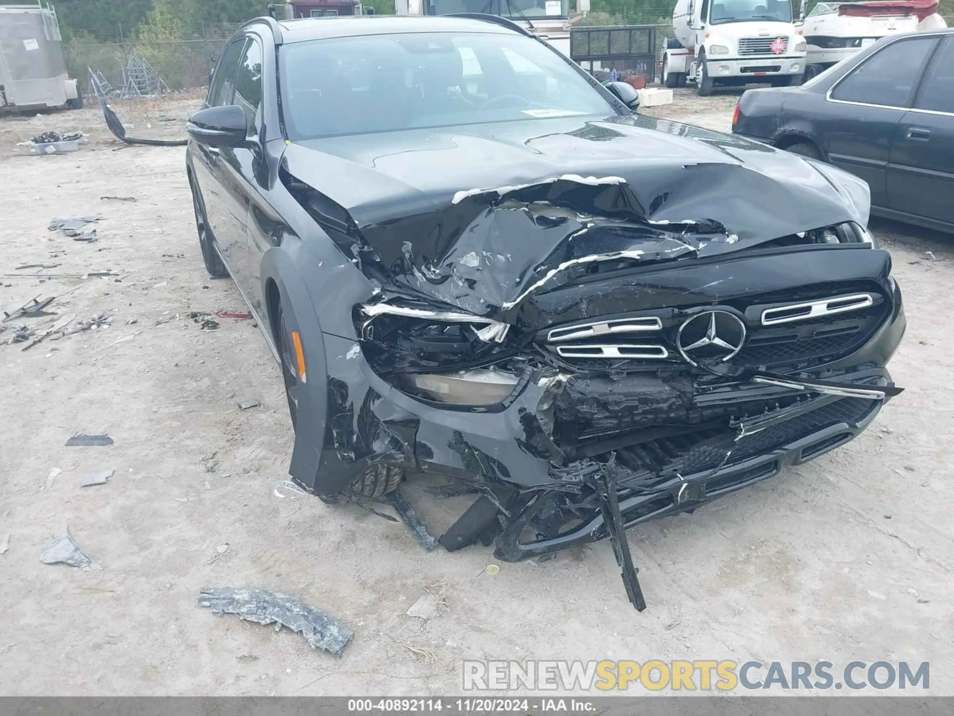 6 Photograph of a damaged car W1KZH6AB9MA965187 MERCEDES-BENZ E 450 2021
