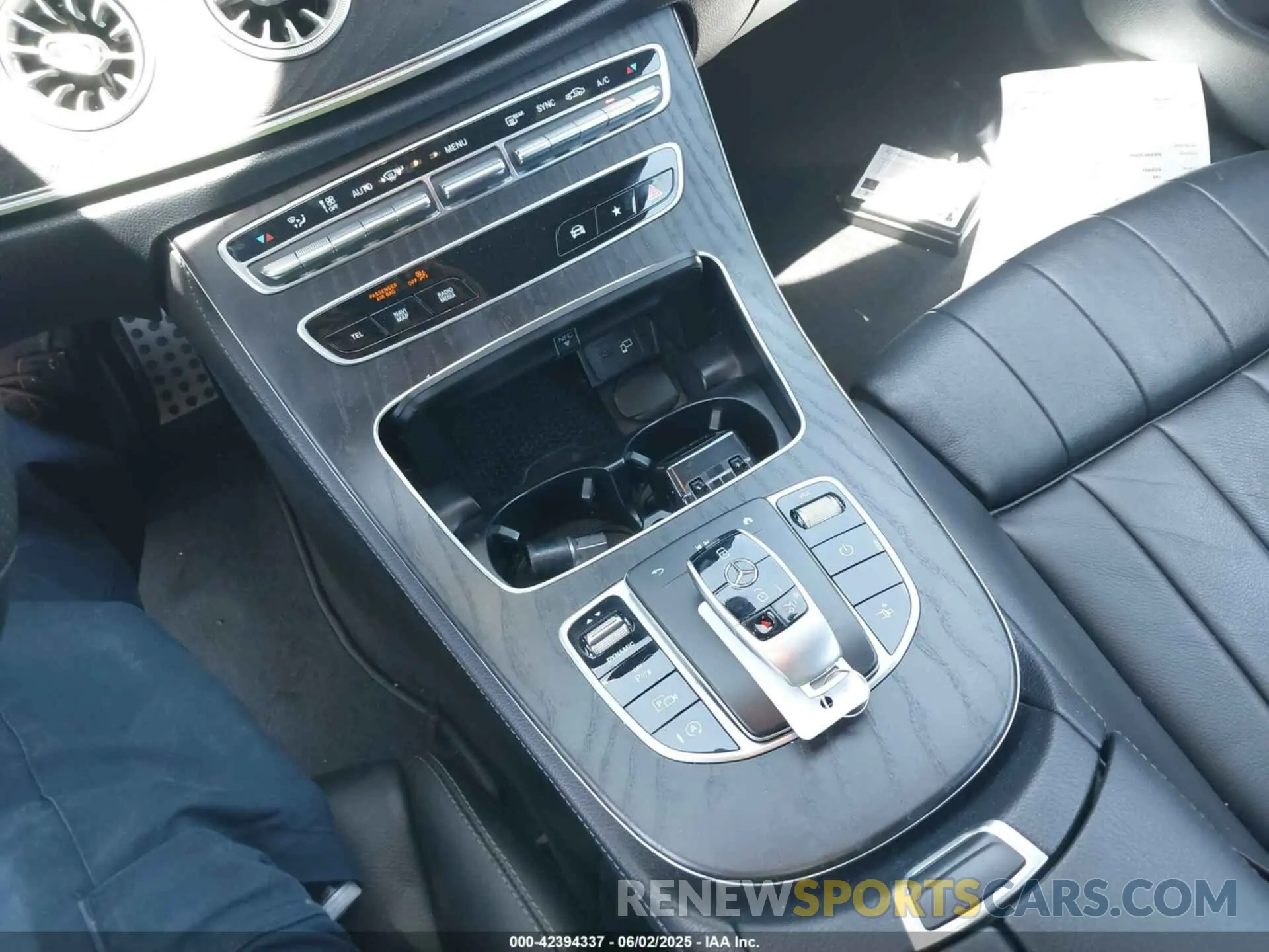 11 Photograph of a damaged car W1K1J5JB9NF173816 MERCEDES-BENZ E 450 2022