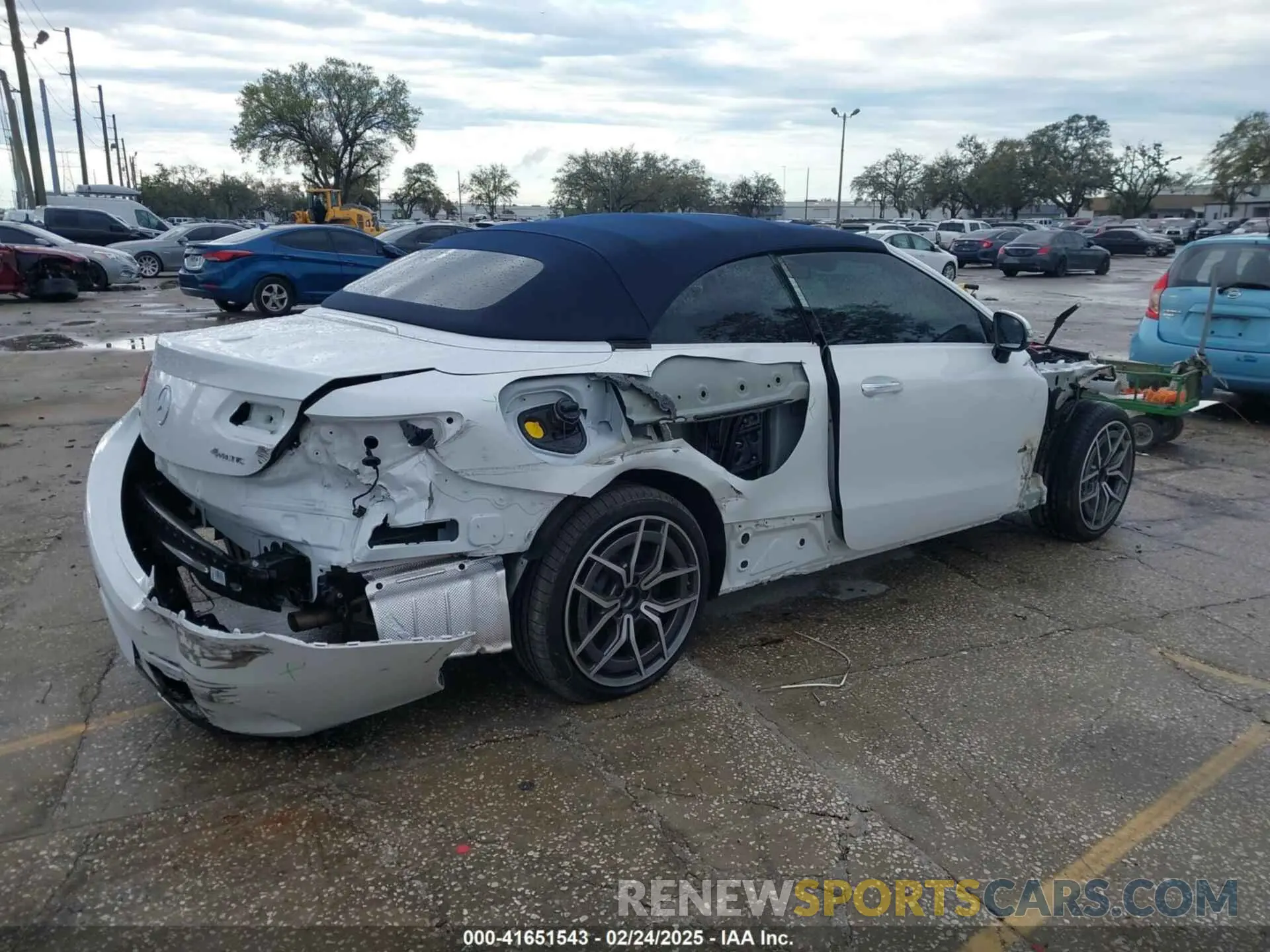 4 Photograph of a damaged car W1K1K5KB0PF208127 MERCEDES-BENZ E 450 2023