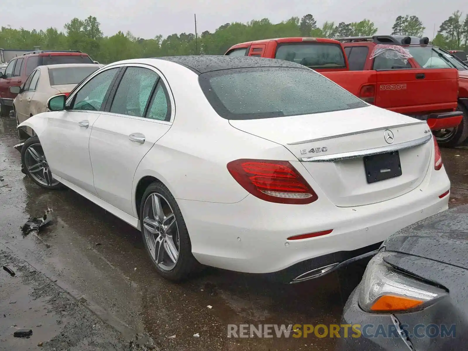 3 Photograph of a damaged car WDDZF6JB2KA519904 MERCEDES-BENZ E 450 4MAT 2019