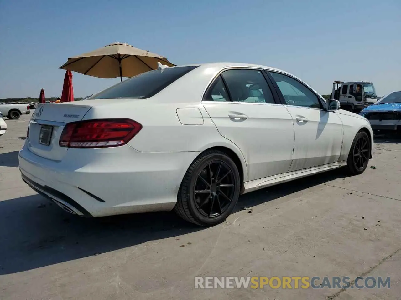 3 Photograph of a damaged car WDDHF9HB7EA883887 MERCEDES-BENZ E-CLASS 2014
