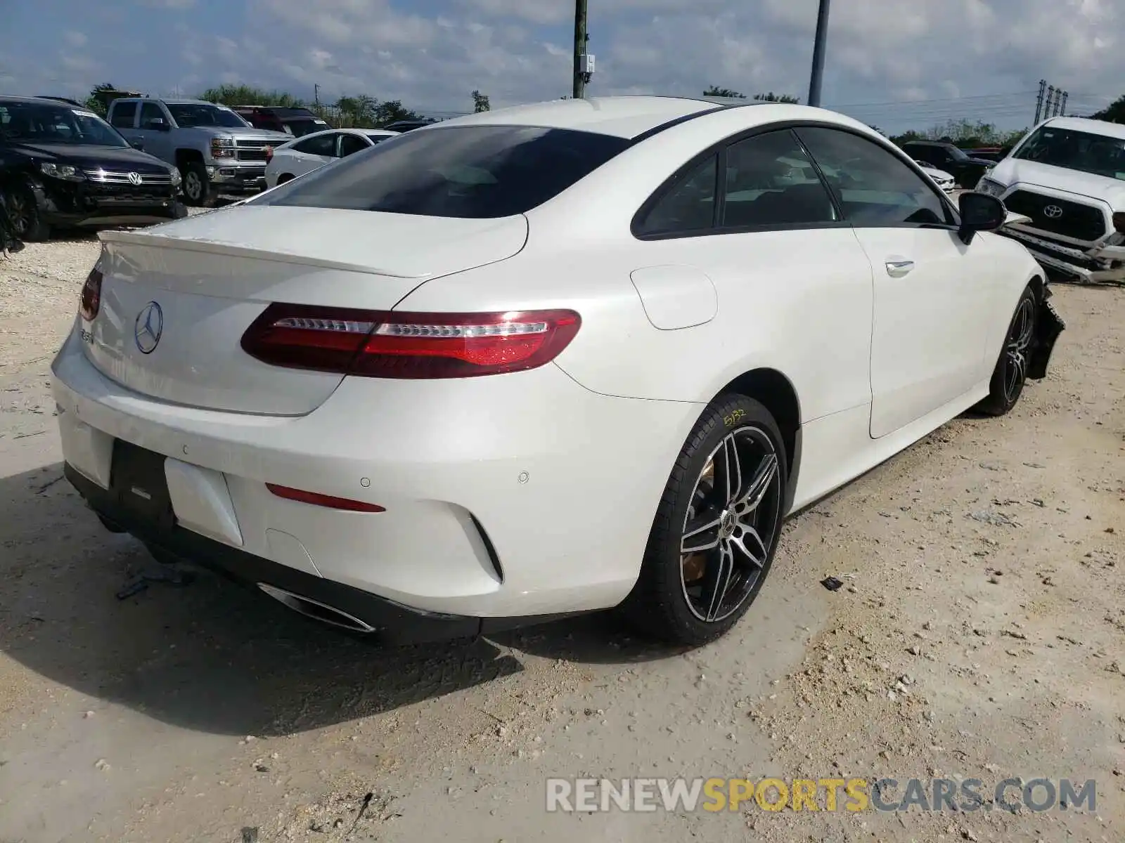 4 Photograph of a damaged car WDD1J6HB0KF106125 MERCEDES-BENZ E CLASS 2019