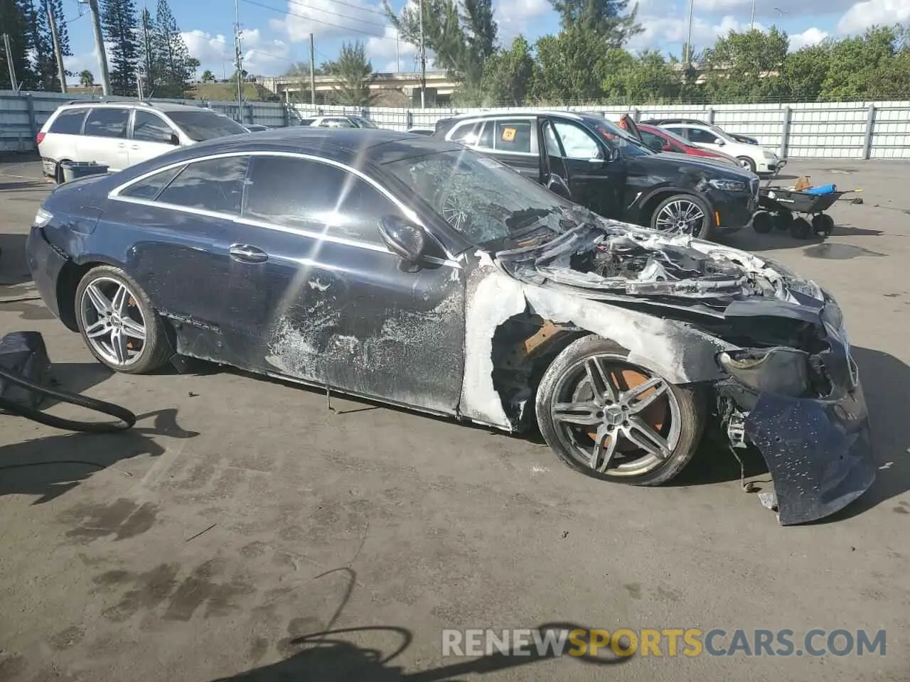 4 Photograph of a damaged car WDD1J6HB5KF074062 MERCEDES-BENZ E-CLASS 2019