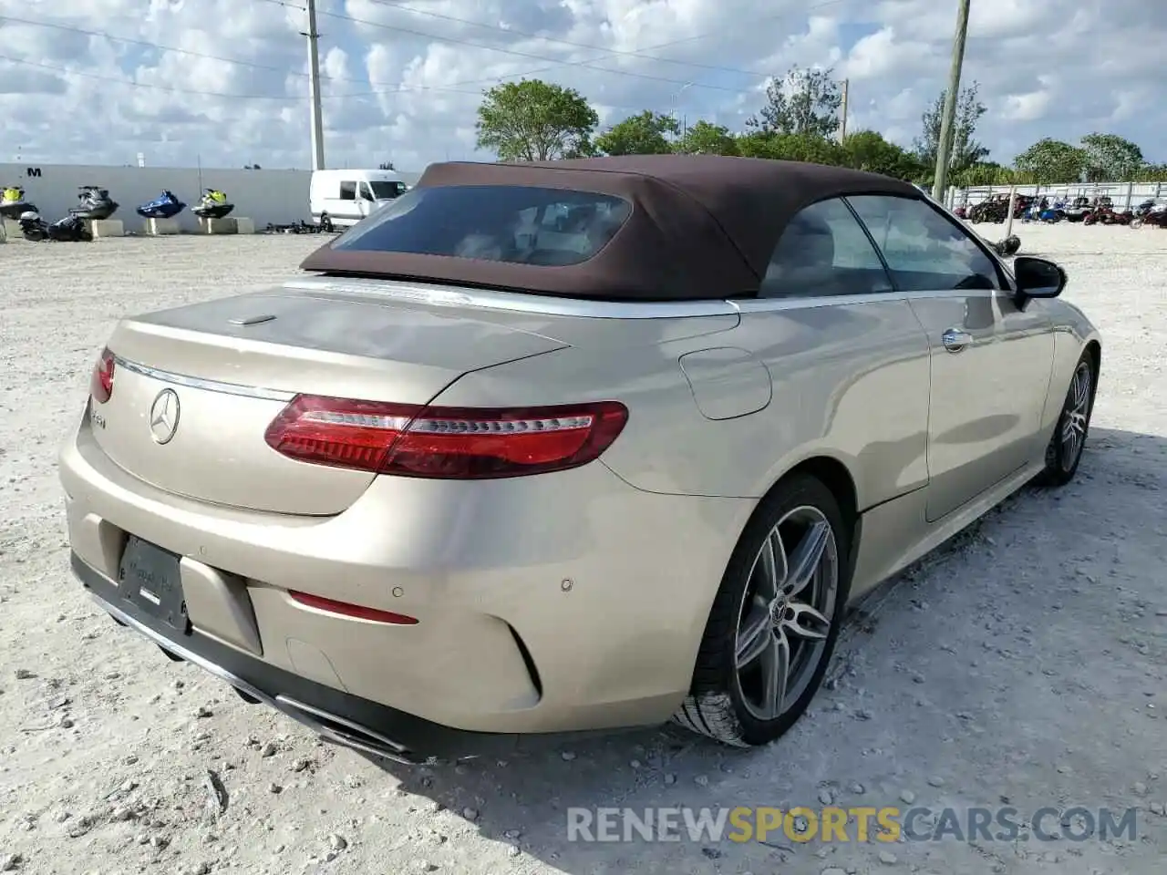 4 Photograph of a damaged car WDD1K6HB8KF113692 MERCEDES-BENZ E-CLASS 2019