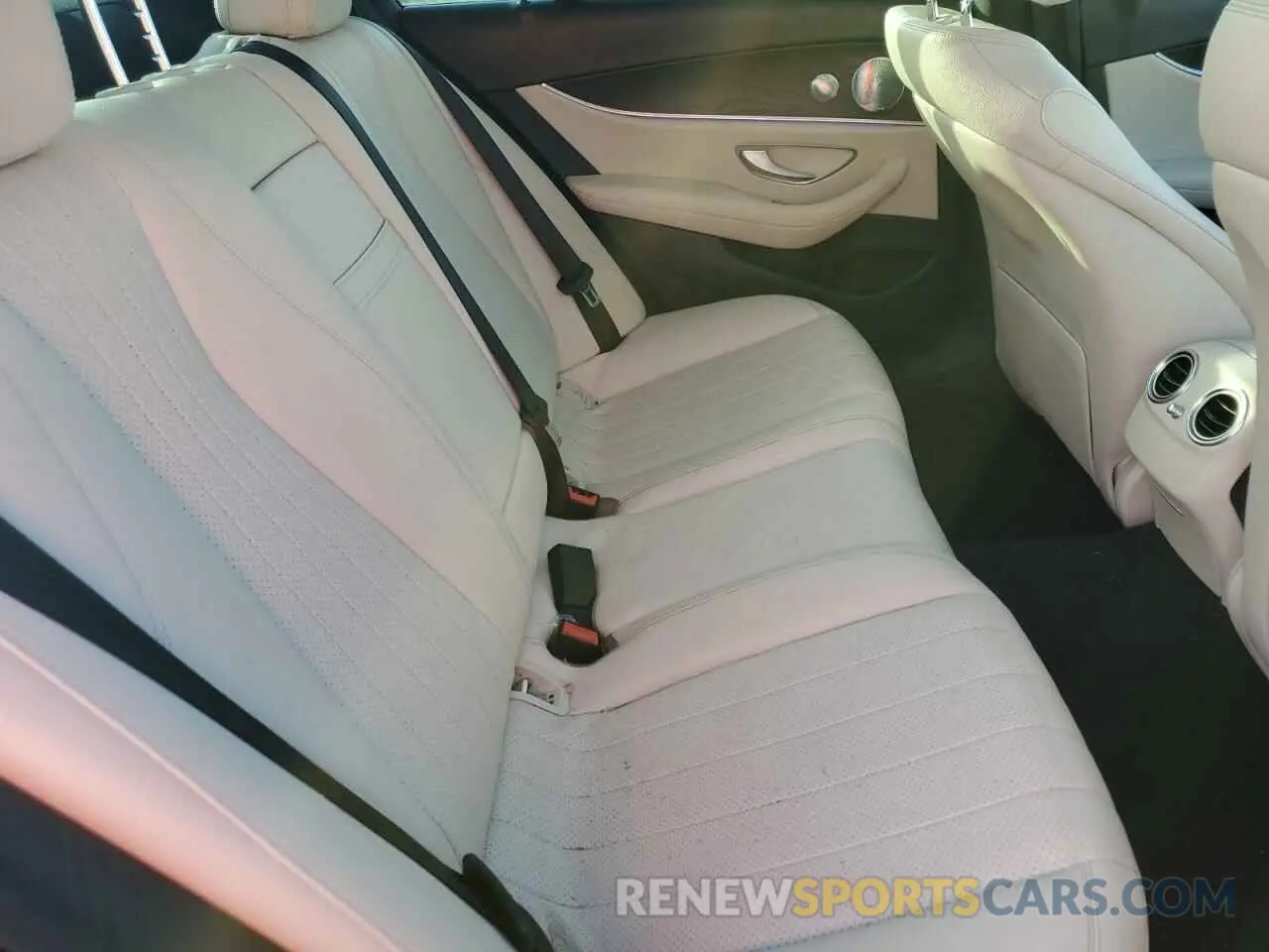 10 Photograph of a damaged car WDDZF4JB0KA514205 MERCEDES-BENZ E-CLASS 2019