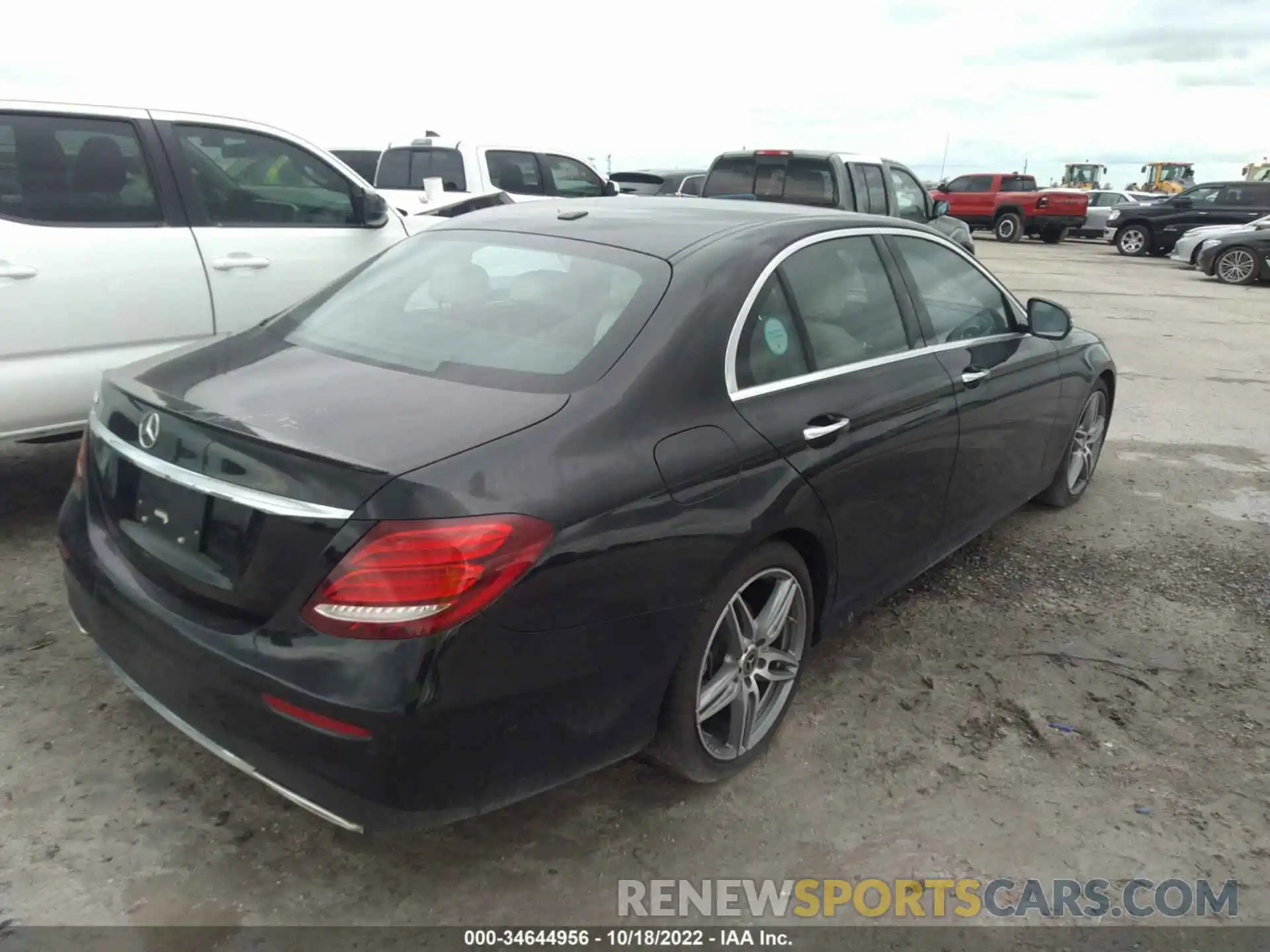 4 Photograph of a damaged car WDDZF4JB1KA494689 MERCEDES-BENZ E-CLASS 2019