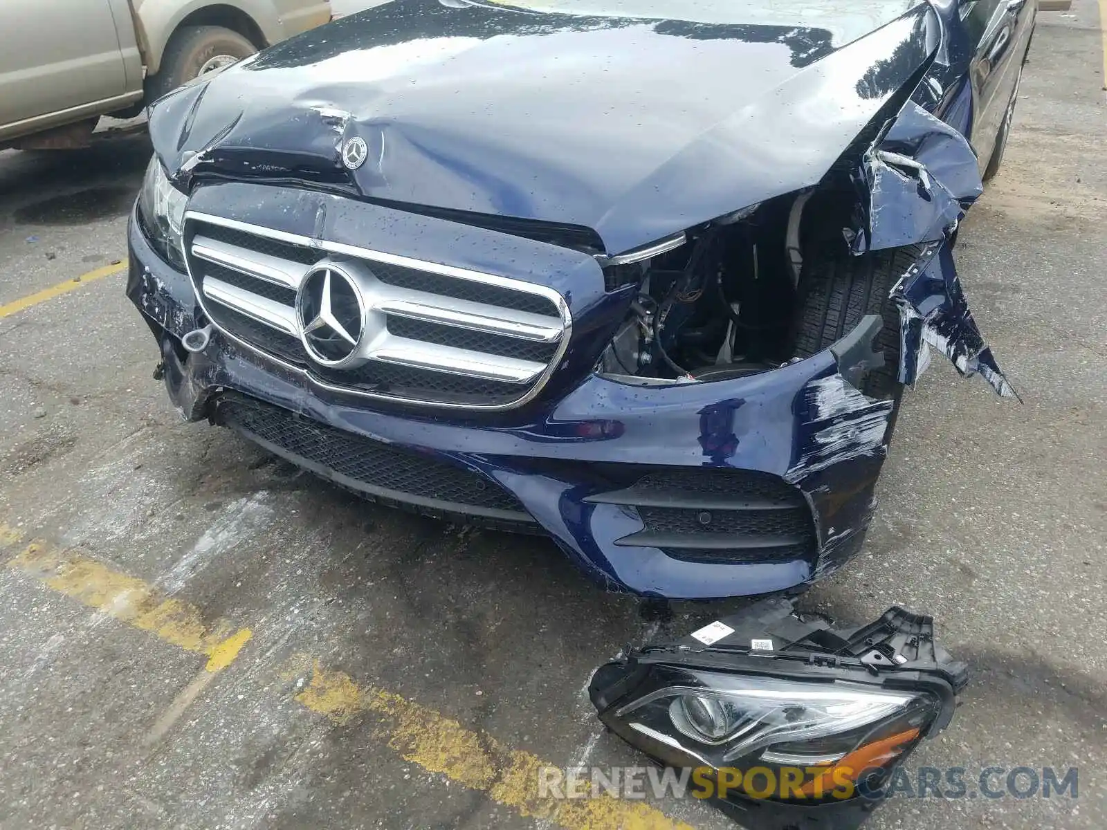 9 Photograph of a damaged car WDDZF4JB1KA592251 MERCEDES-BENZ E CLASS 2019