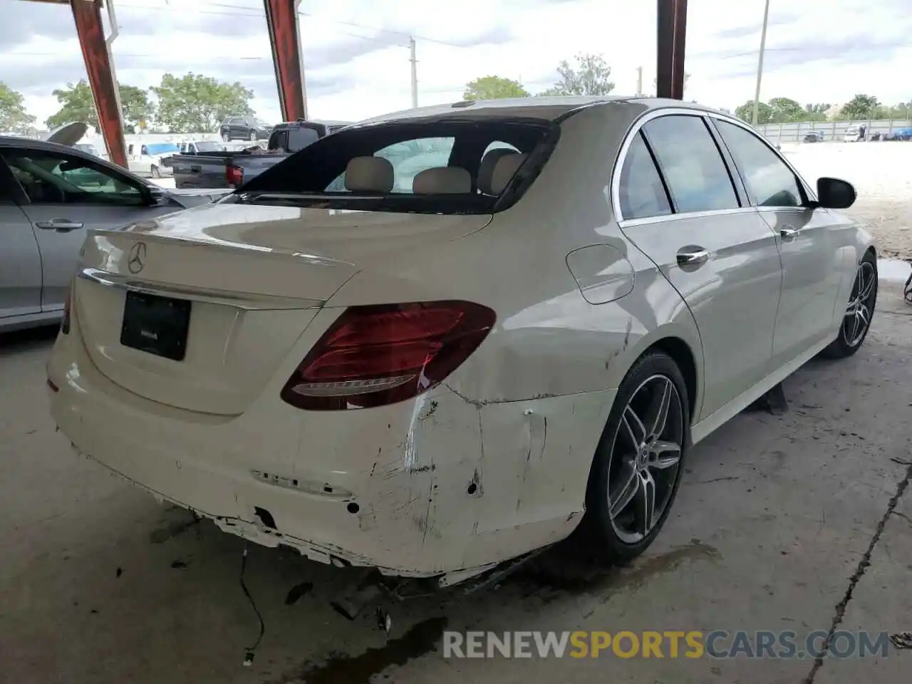 4 Photograph of a damaged car WDDZF4JB2KA525125 MERCEDES-BENZ E-CLASS 2019