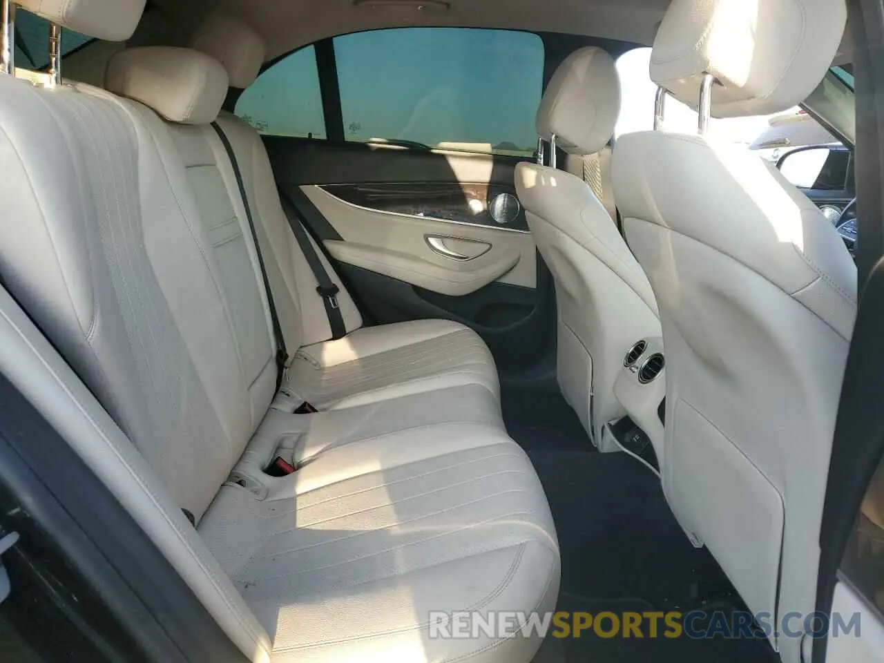 10 Photograph of a damaged car WDDZF4JB2KA550171 MERCEDES-BENZ E-CLASS 2019