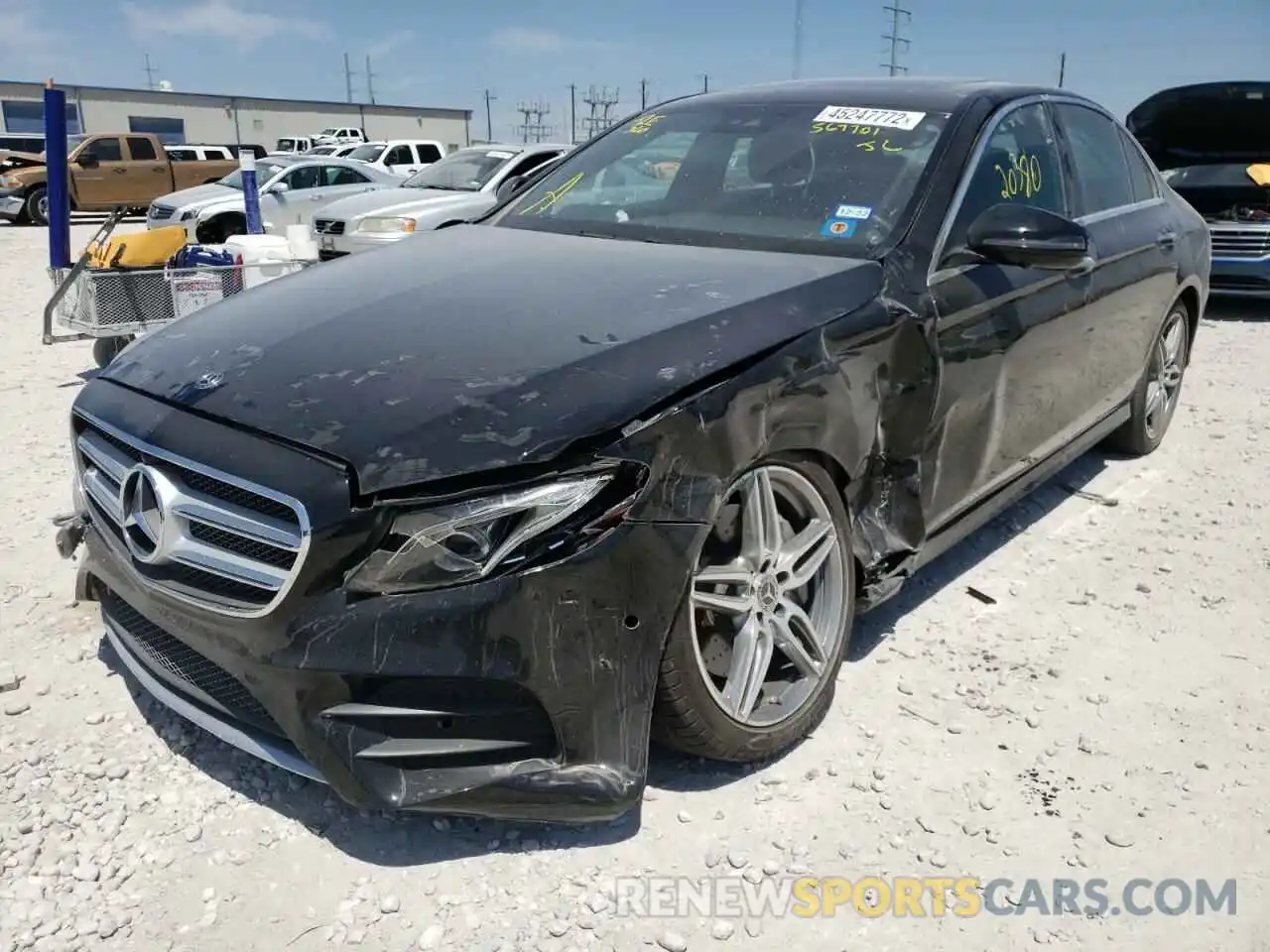 2 Photograph of a damaged car WDDZF4JB2KA567701 MERCEDES-BENZ E-CLASS 2019