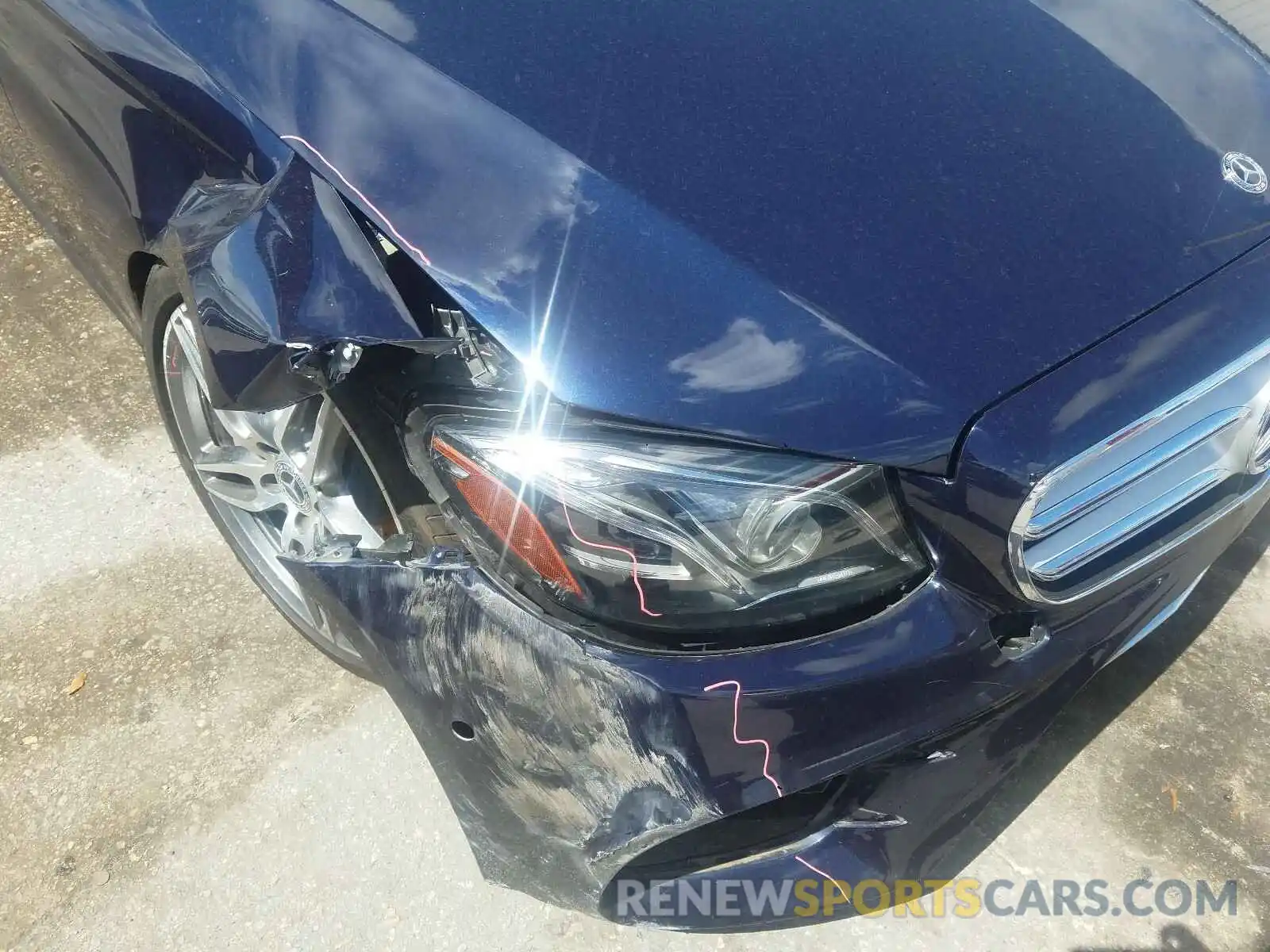 9 Photograph of a damaged car WDDZF4JB2KA593084 MERCEDES-BENZ E CLASS 2019