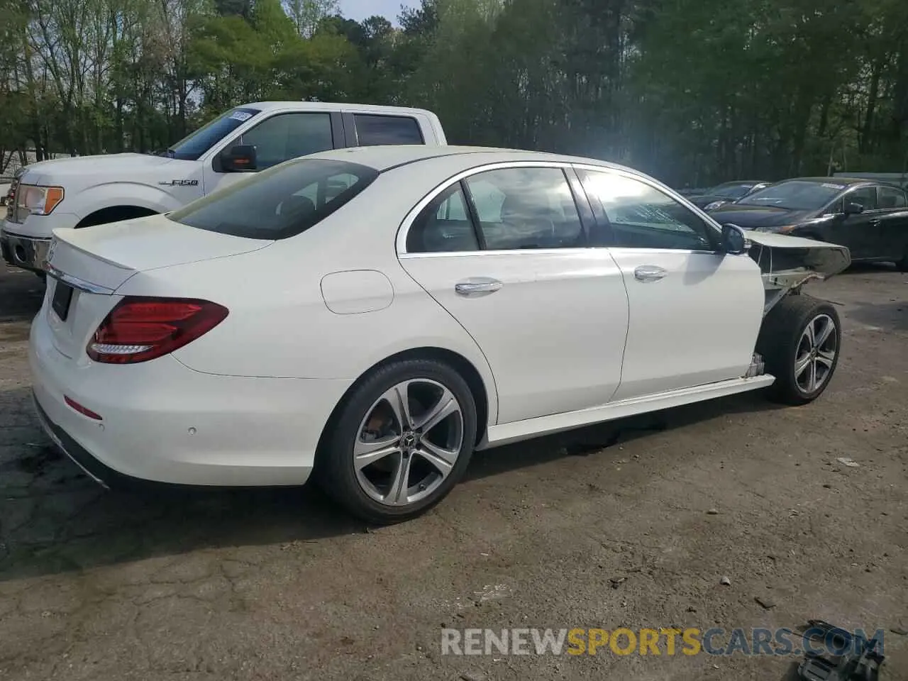 3 Photograph of a damaged car WDDZF4JB2KA635060 MERCEDES-BENZ E-CLASS 2019