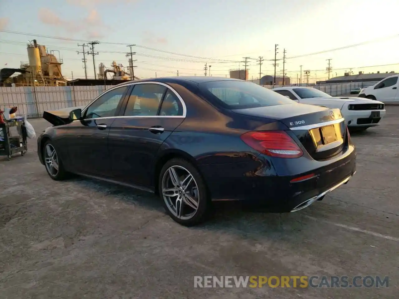 2 Photograph of a damaged car WDDZF4JB2KA660587 MERCEDES-BENZ E-CLASS 2019