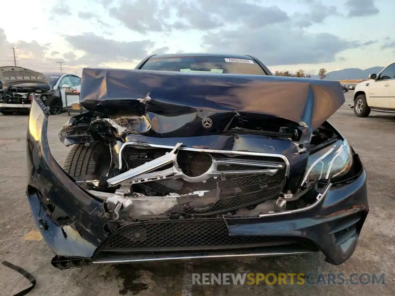 5 Photograph of a damaged car WDDZF4JB2KA660587 MERCEDES-BENZ E-CLASS 2019