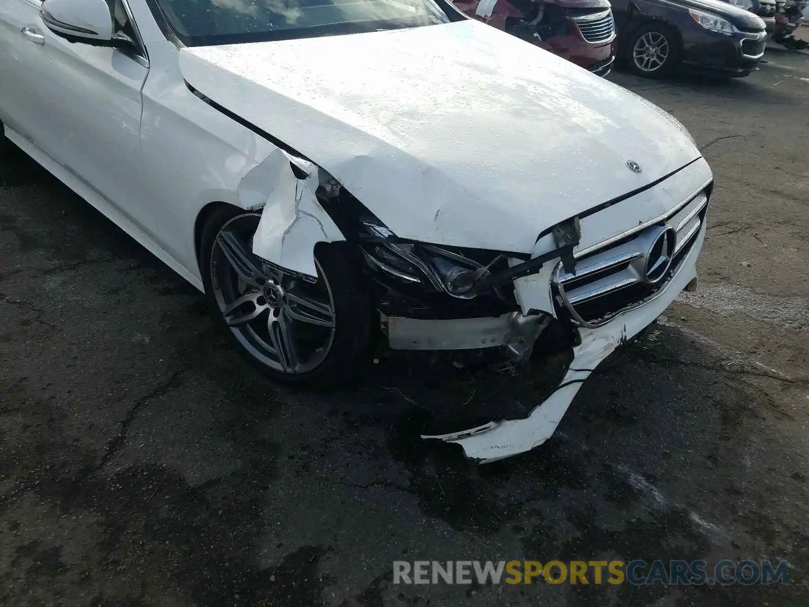 9 Photograph of a damaged car WDDZF4JB3KA492989 MERCEDES-BENZ E CLASS 2019