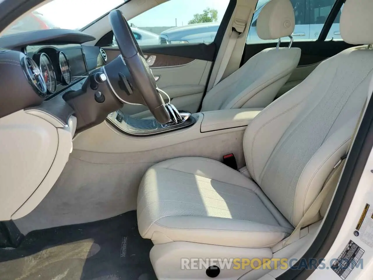 7 Photograph of a damaged car WDDZF4JB3KA506681 MERCEDES-BENZ E-CLASS 2019