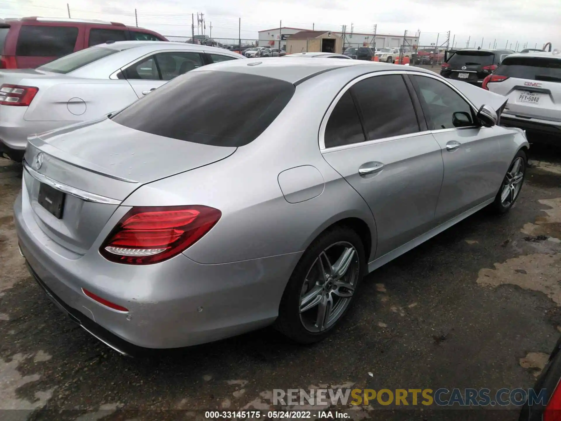 4 Photograph of a damaged car WDDZF4JB3KA596267 MERCEDES-BENZ E-CLASS 2019