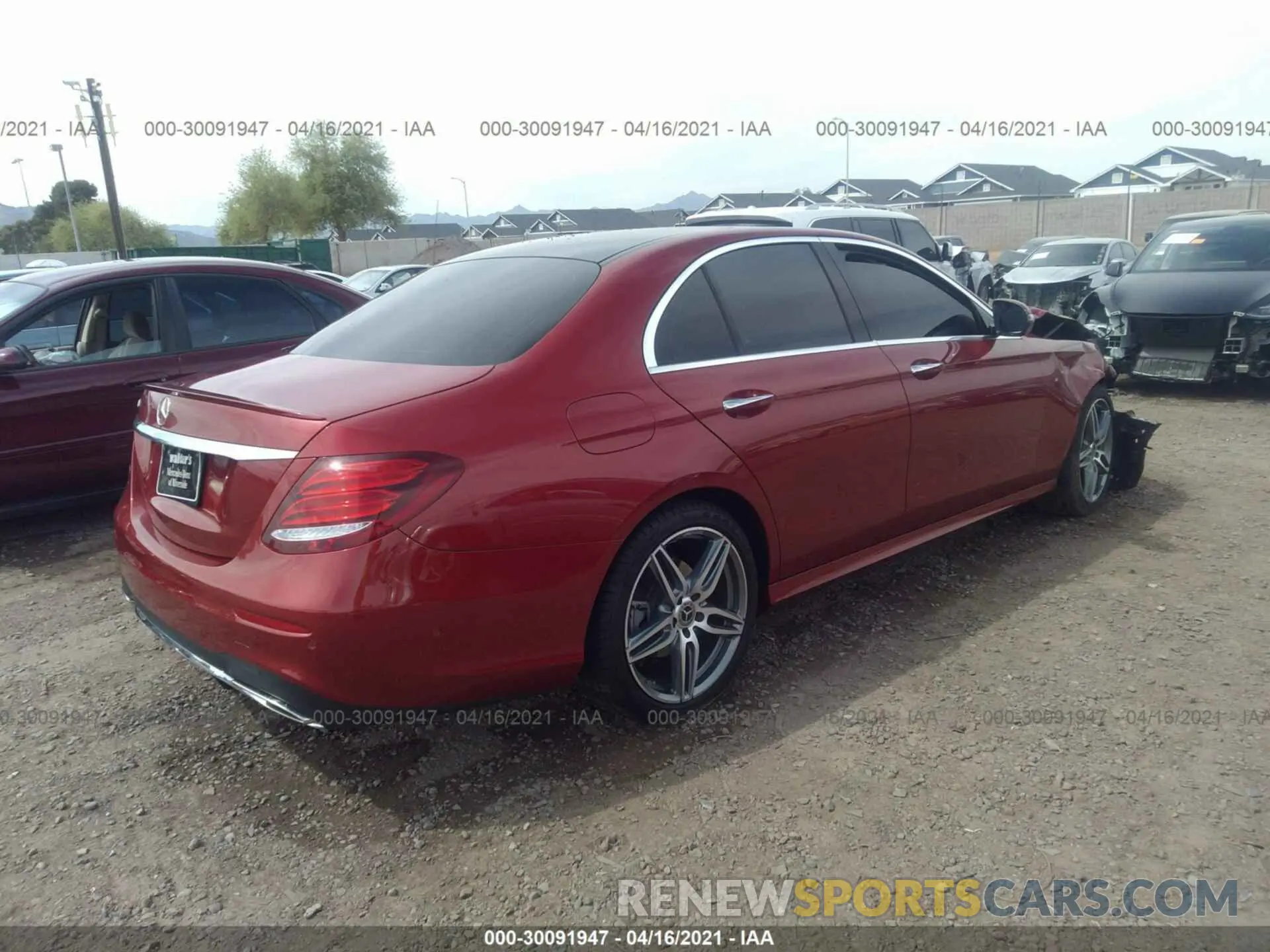 4 Photograph of a damaged car WDDZF4JB3KA620504 MERCEDES-BENZ E-CLASS 2019