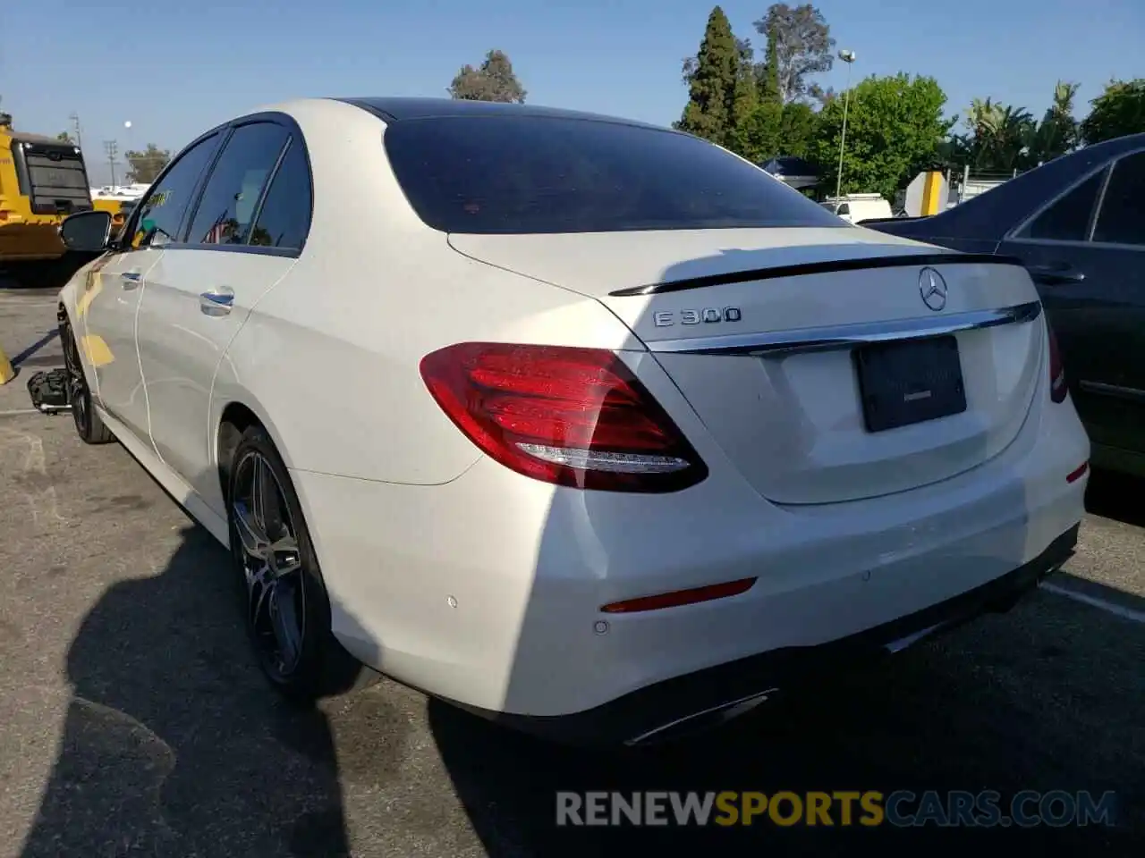 3 Photograph of a damaged car WDDZF4JB3KA629459 MERCEDES-BENZ E CLASS 2019