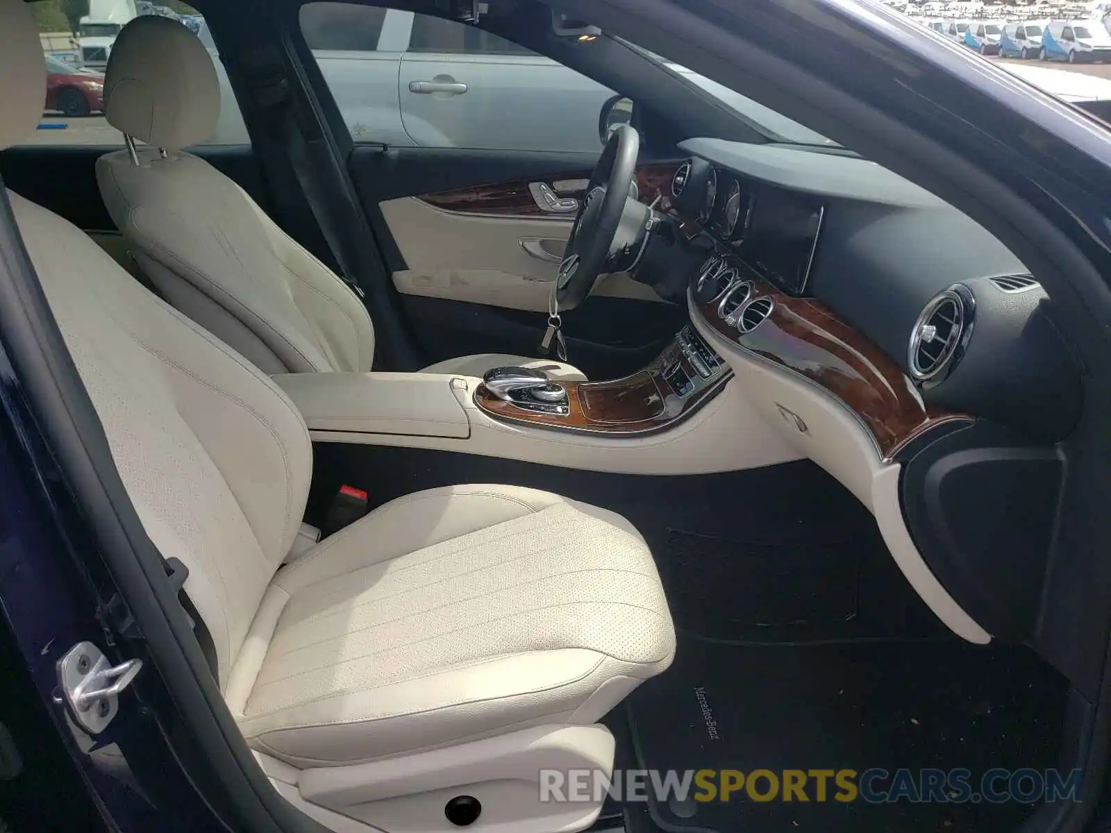 5 Photograph of a damaged car WDDZF4JB4KA500128 MERCEDES-BENZ E CLASS 2019