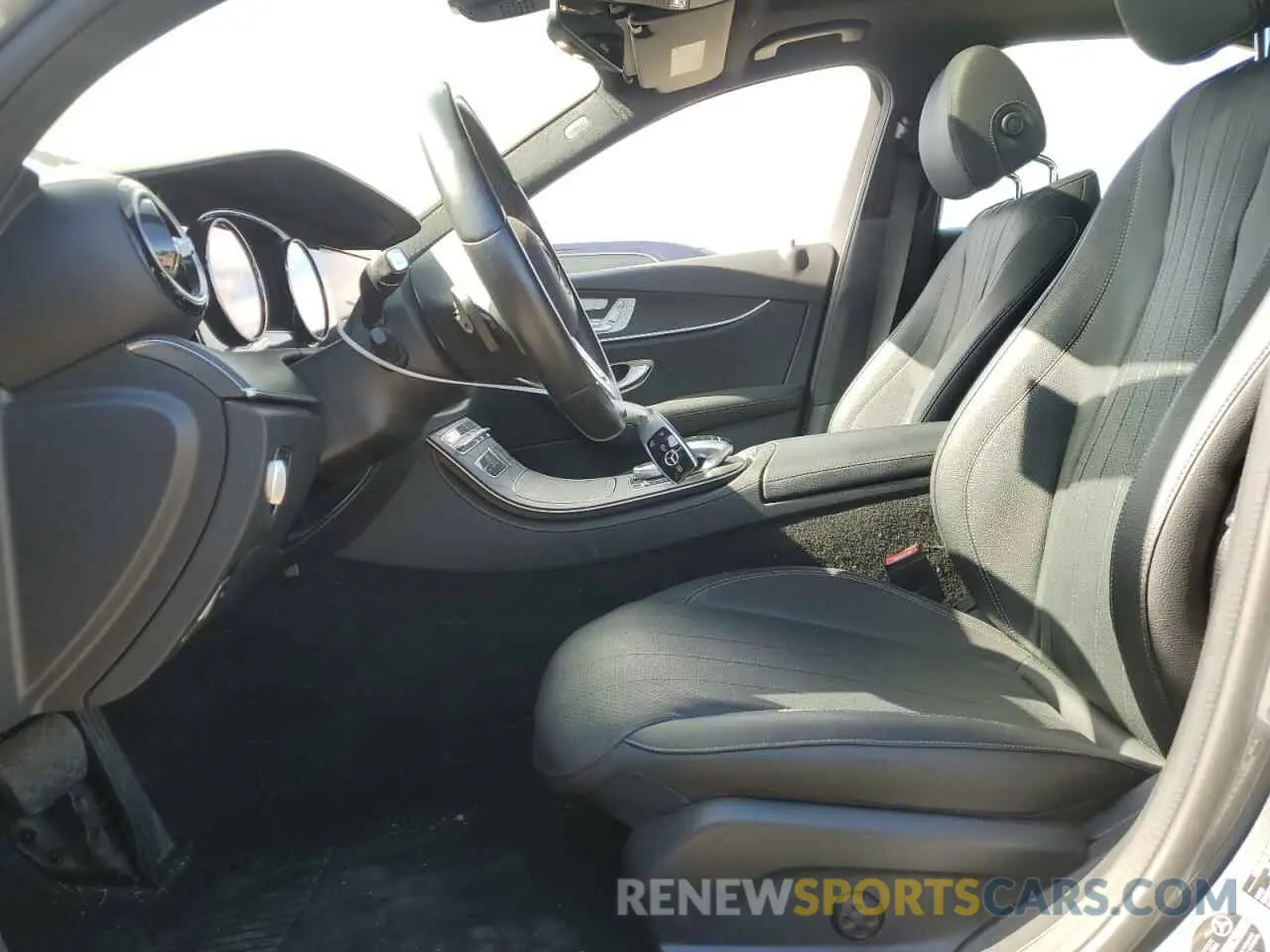 7 Photograph of a damaged car WDDZF4JB4KA528818 MERCEDES-BENZ E-CLASS 2019