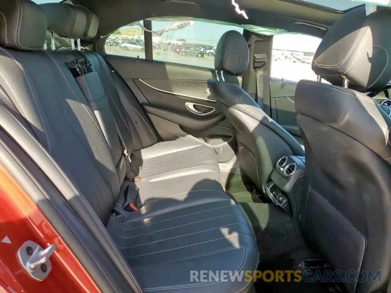 11 Photograph of a damaged car WDDZF4JB4KA542976 MERCEDES-BENZ E-CLASS 2019