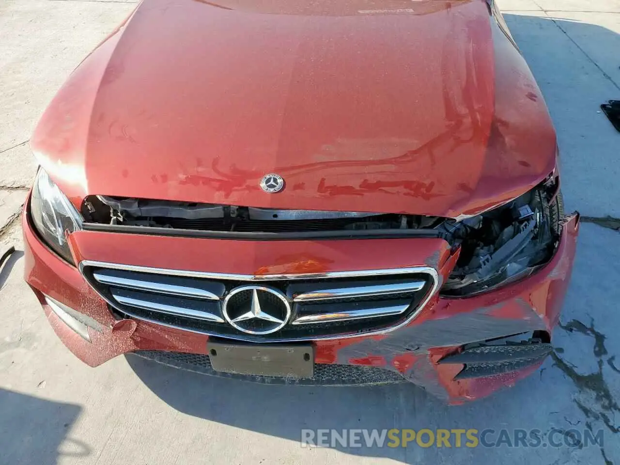 13 Photograph of a damaged car WDDZF4JB4KA542976 MERCEDES-BENZ E-CLASS 2019
