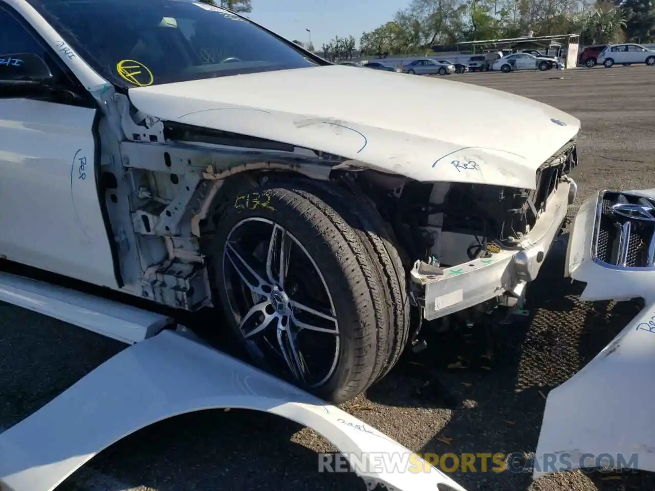 9 Photograph of a damaged car WDDZF4JB4KA624724 MERCEDES-BENZ E-CLASS 2019