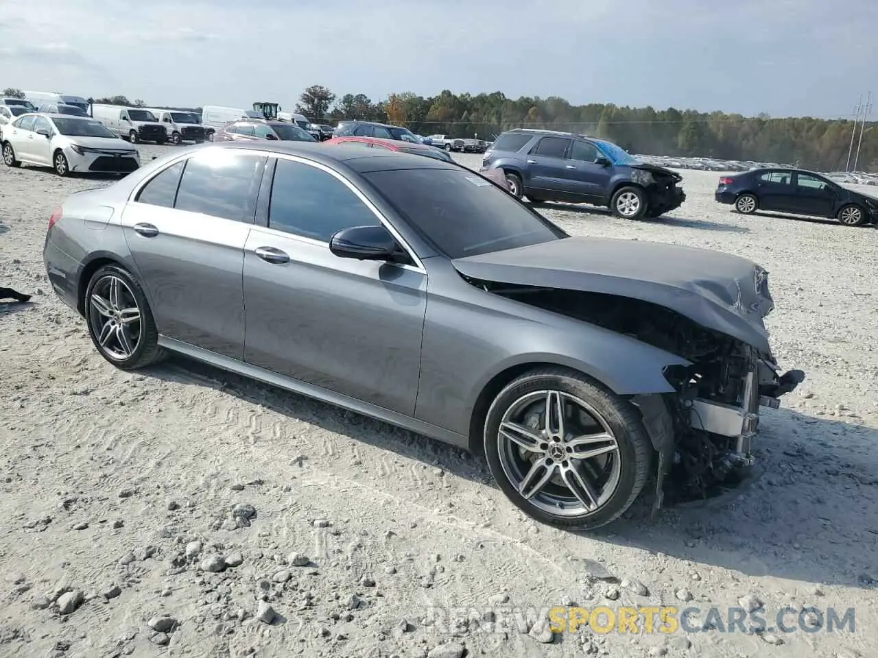 4 Photograph of a damaged car WDDZF4JB4KA655214 MERCEDES-BENZ E-CLASS 2019