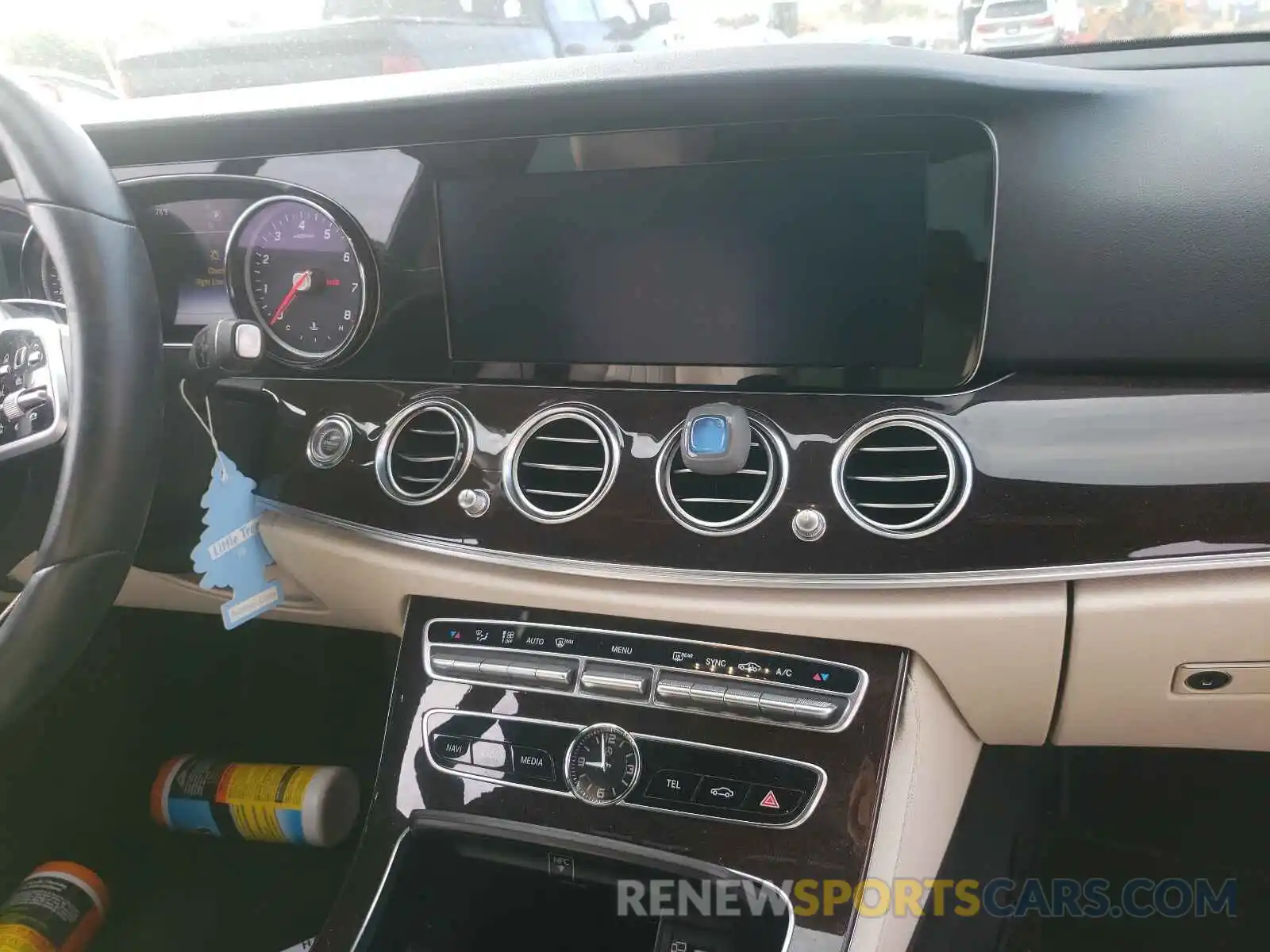 9 Photograph of a damaged car WDDZF4JB5KA580913 MERCEDES-BENZ E-CLASS 2019