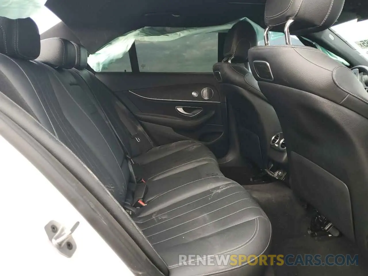 10 Photograph of a damaged car WDDZF4JB5KA585500 MERCEDES-BENZ E-CLASS 2019