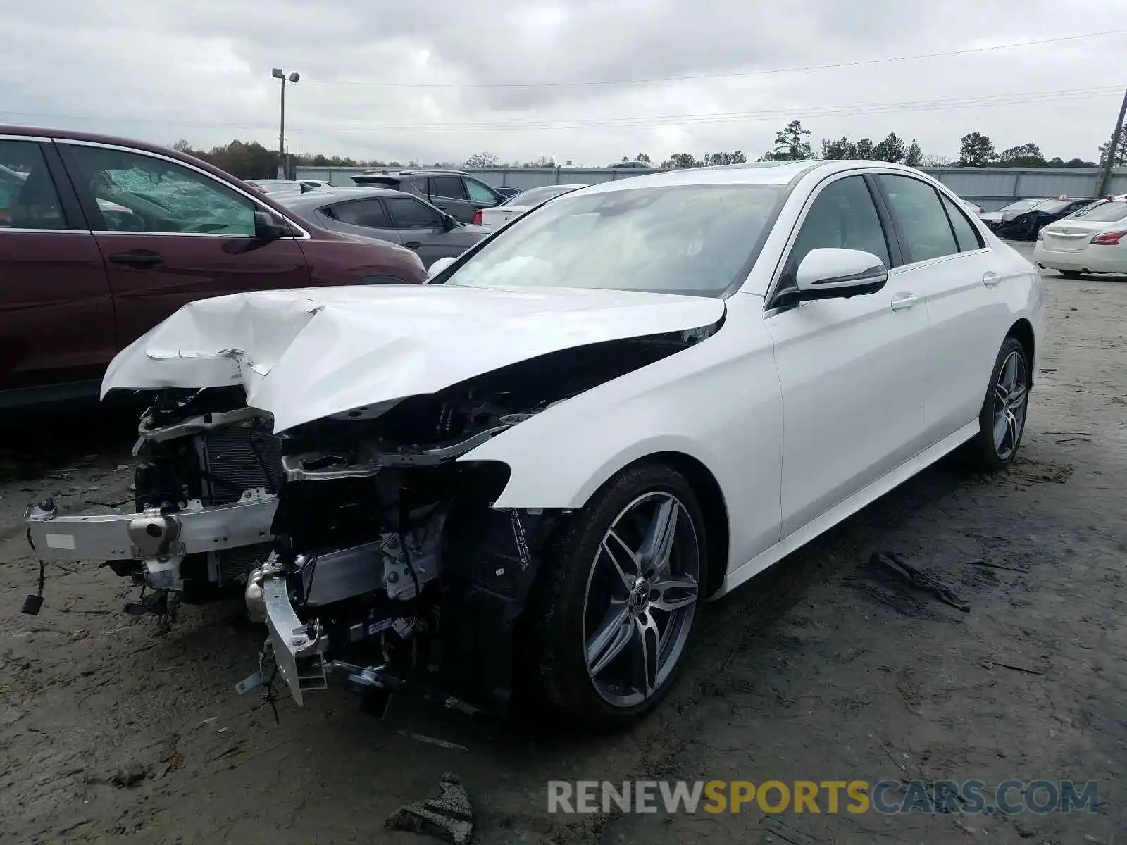 2 Photograph of a damaged car WDDZF4JB5KA680672 MERCEDES-BENZ E CLASS 2019