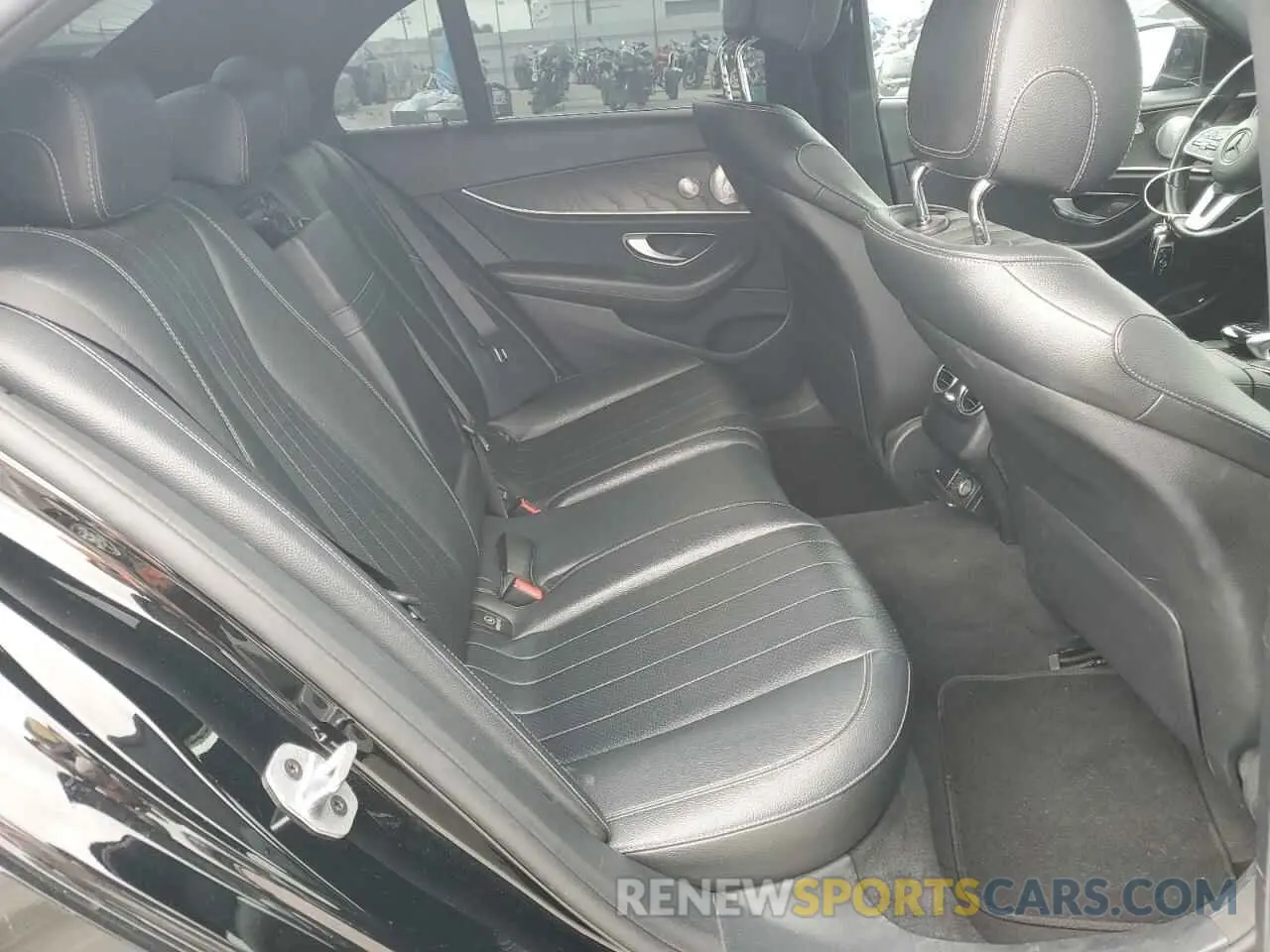 10 Photograph of a damaged car WDDZF4JB6KA559536 MERCEDES-BENZ E-CLASS 2019
