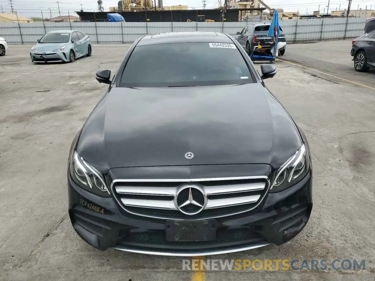 5 Photograph of a damaged car WDDZF4JB6KA559536 MERCEDES-BENZ E-CLASS 2019