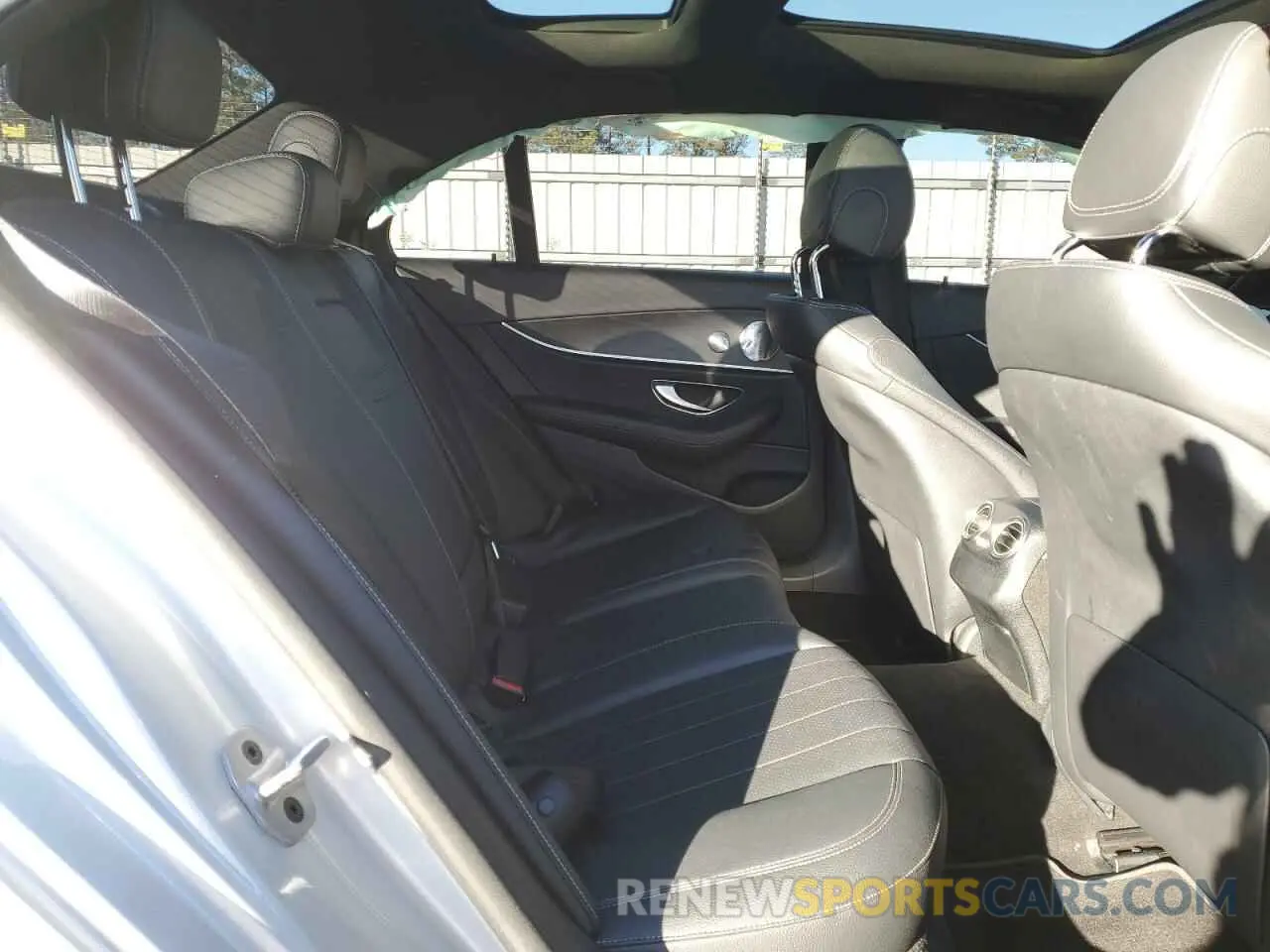 10 Photograph of a damaged car WDDZF4JB7KA529350 MERCEDES-BENZ E-CLASS 2019