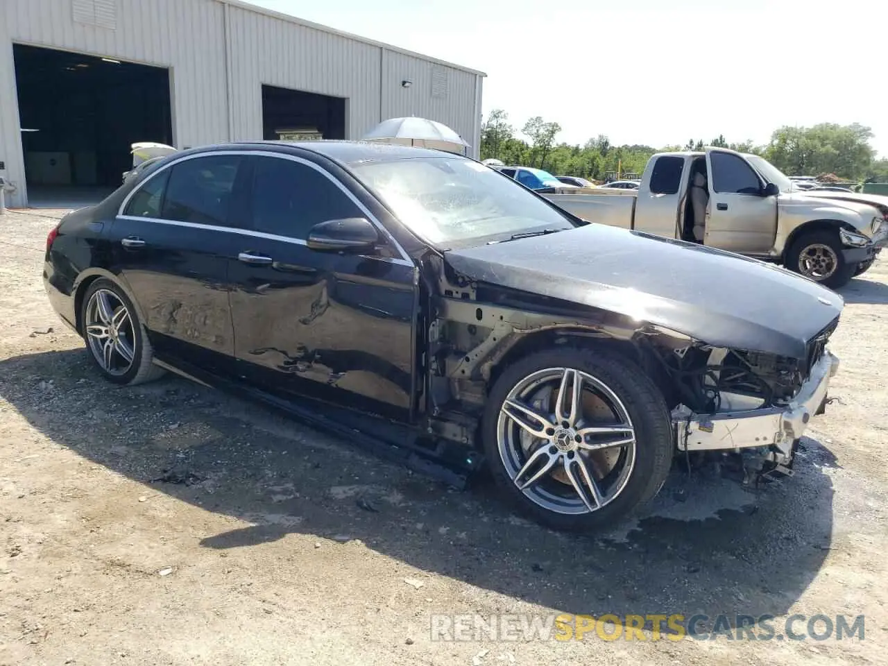 4 Photograph of a damaged car WDDZF4JB7KA611577 MERCEDES-BENZ E-CLASS 2019