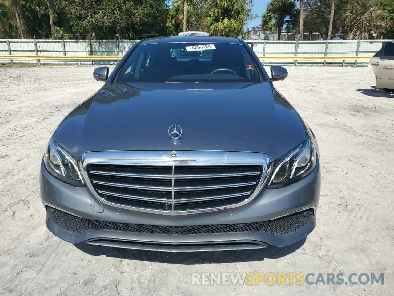 5 Photograph of a damaged car WDDZF4JB8KA502111 MERCEDES-BENZ E-CLASS 2019