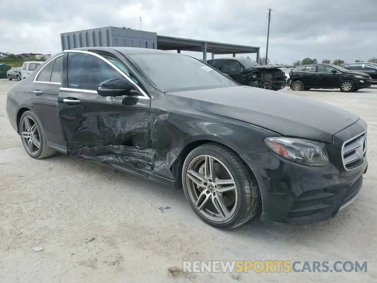 4 Photograph of a damaged car WDDZF4JB8KA515070 MERCEDES-BENZ E-CLASS 2019