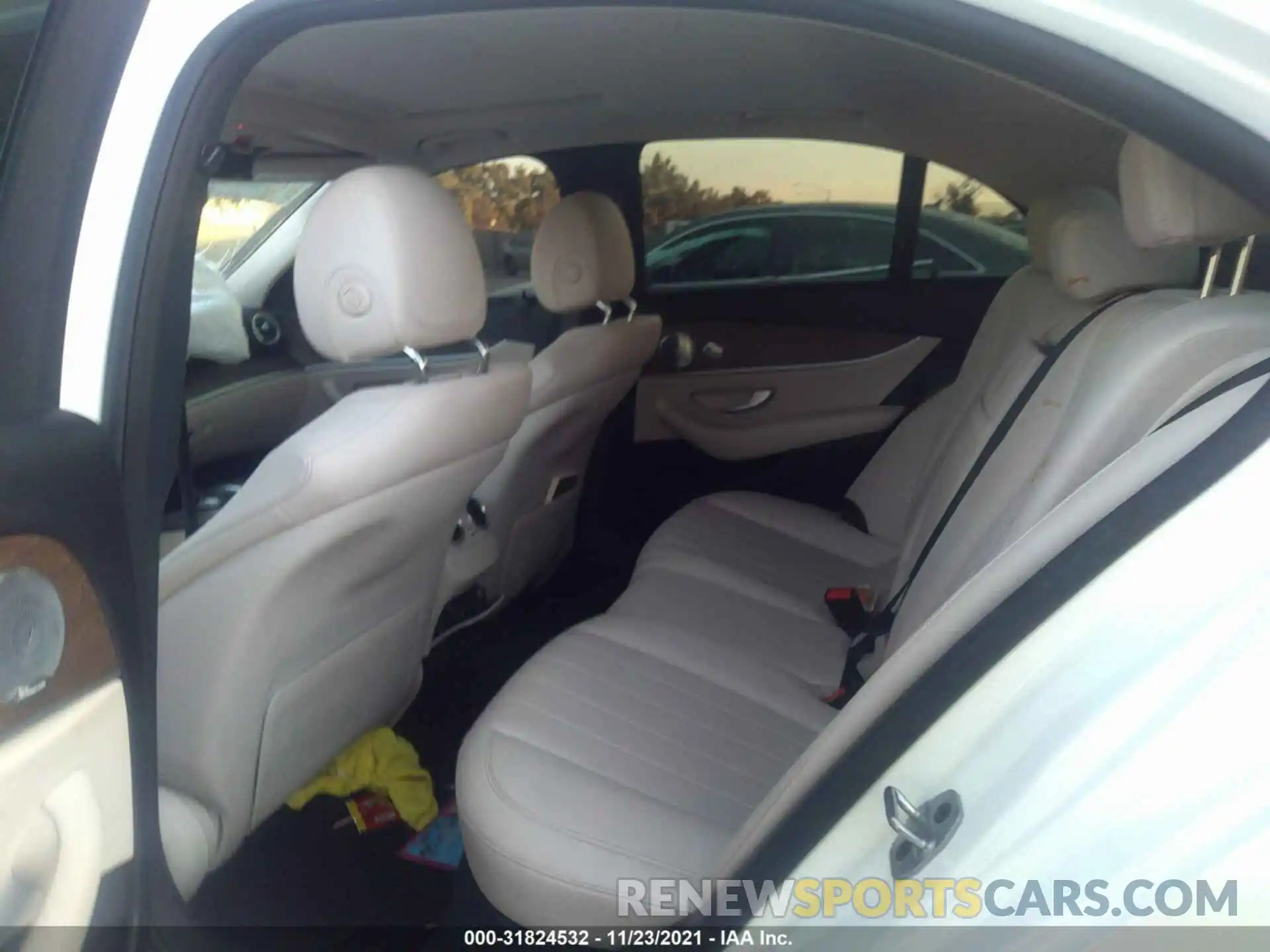 8 Photograph of a damaged car WDDZF4JB8KA603648 MERCEDES-BENZ E-CLASS 2019