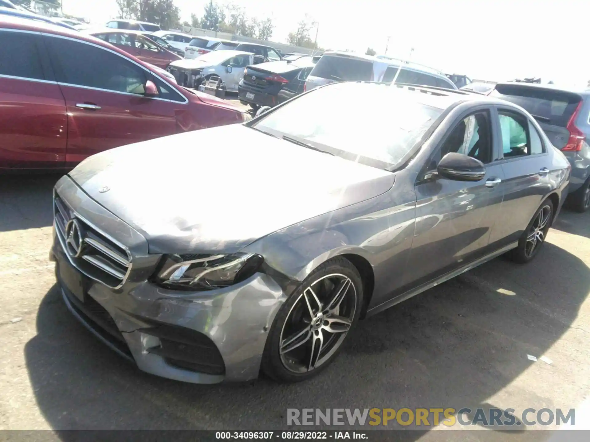 2 Photograph of a damaged car WDDZF4JB8KA681251 MERCEDES-BENZ E-CLASS 2019