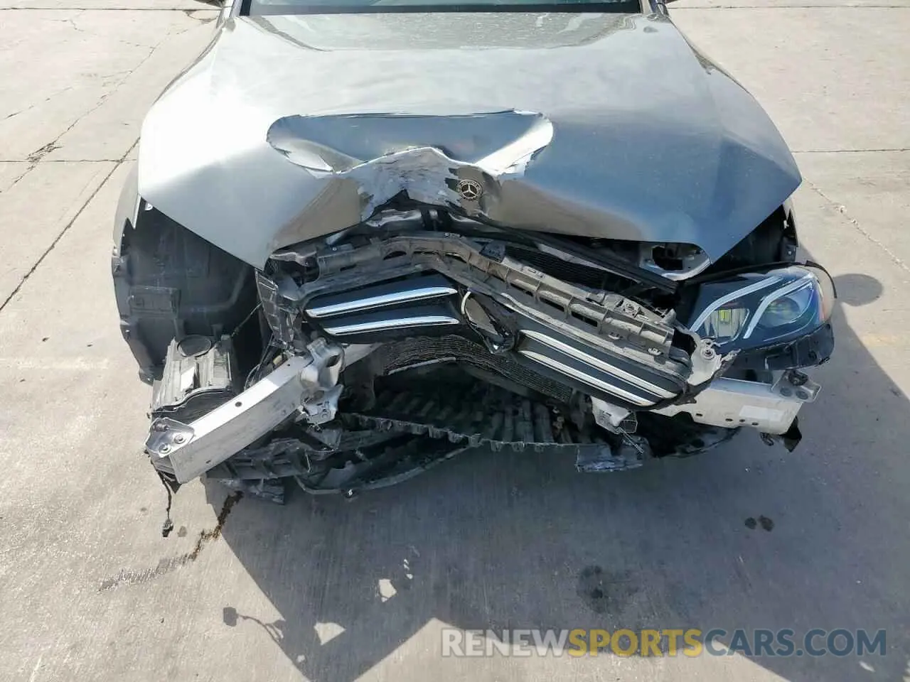 13 Photograph of a damaged car WDDZF4JB9KA528927 MERCEDES-BENZ E-CLASS 2019
