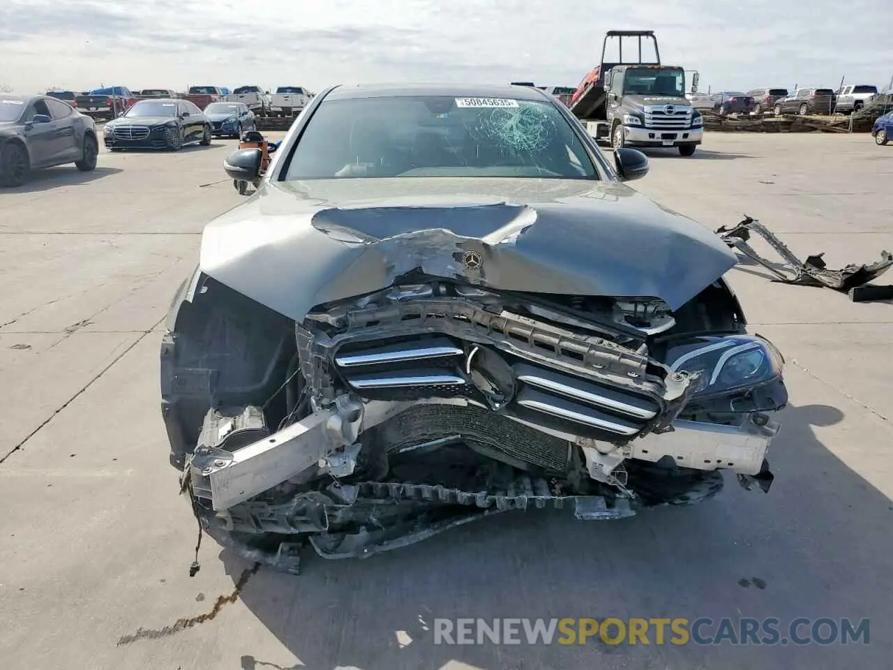 5 Photograph of a damaged car WDDZF4JB9KA528927 MERCEDES-BENZ E-CLASS 2019