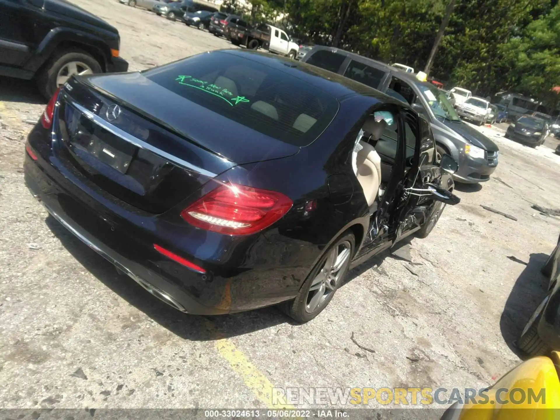 4 Photograph of a damaged car WDDZF4JB9KA585208 MERCEDES-BENZ E-CLASS 2019