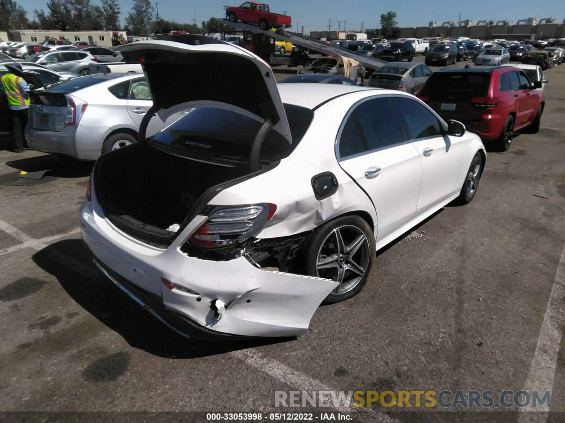 4 Photograph of a damaged car WDDZF4JBXKA515877 MERCEDES-BENZ E-CLASS 2019