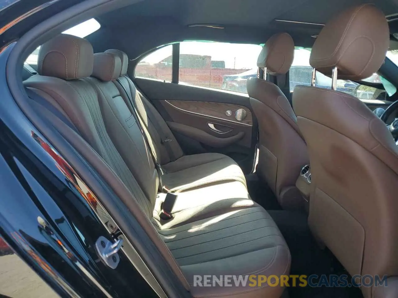 10 Photograph of a damaged car WDDZF4JBXKA528418 MERCEDES-BENZ E-CLASS 2019
