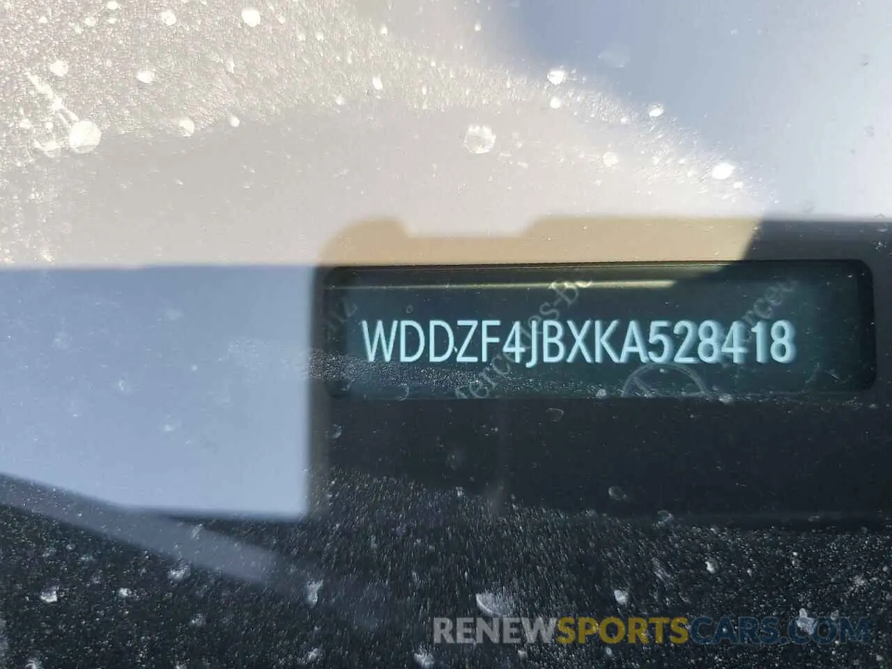 12 Photograph of a damaged car WDDZF4JBXKA528418 MERCEDES-BENZ E-CLASS 2019